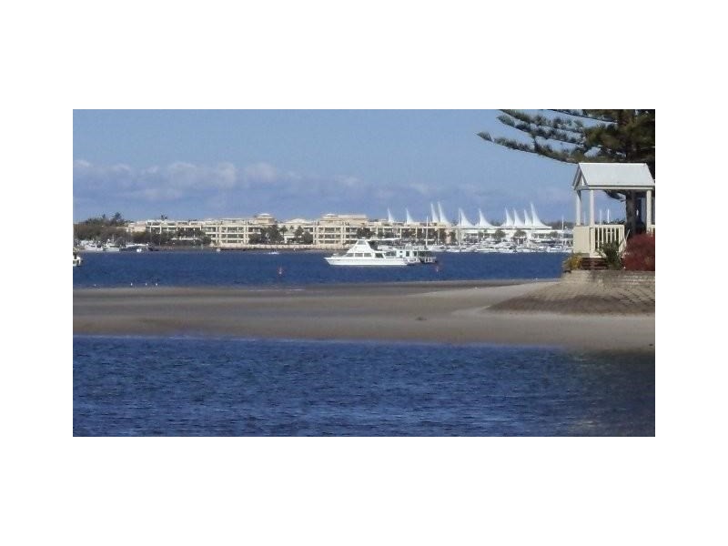 1A/69 Stevens Street, Labrador QLD 4215