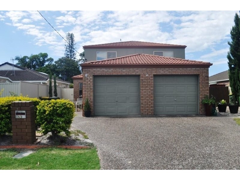 1A/69 Stevens Street, Labrador QLD 4215