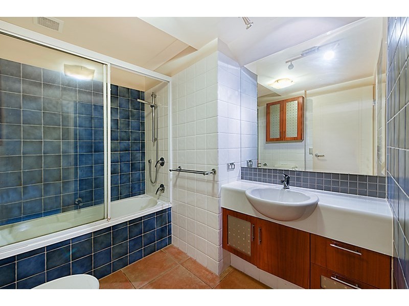 2049/1 The Vistas Drive, Carrara QLD 4211