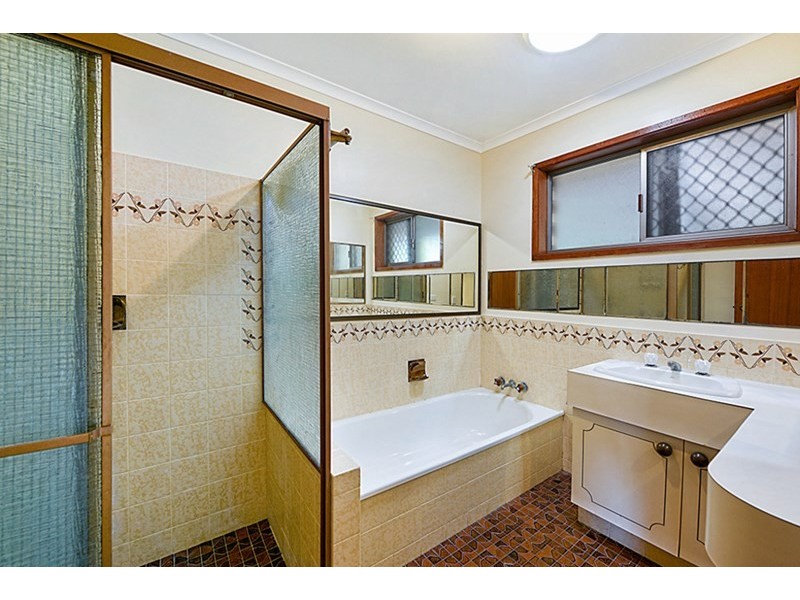 5 Gardiners Place, Southport QLD 4215