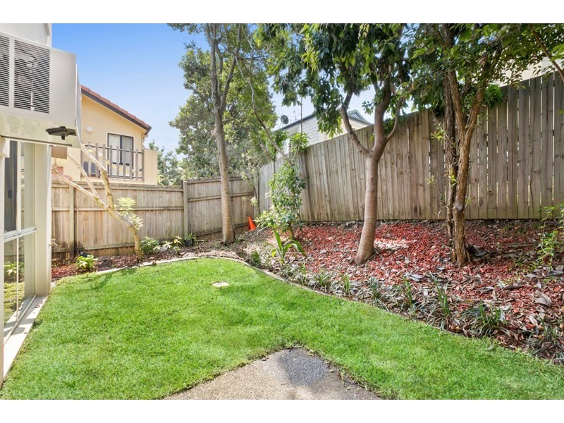 5/97-99 Eugaree Street, Southport QLD 4215