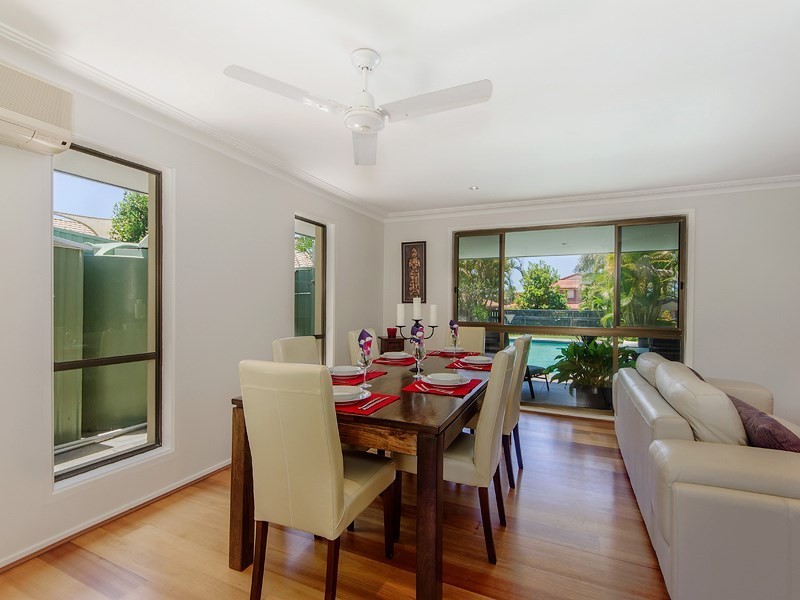 34 Camelot Crescent, Hollywell QLD 4216