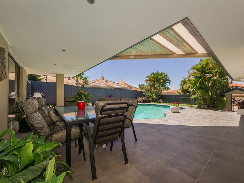 34 Camelot Crescent, Hollywell QLD 4216