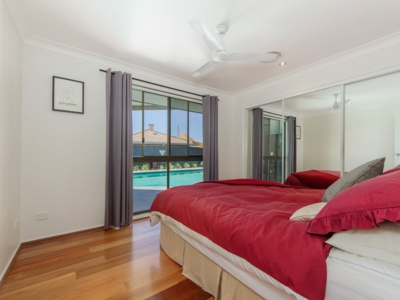 34 Camelot Crescent, Hollywell QLD 4216