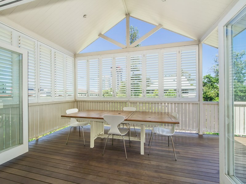 18 Lenneberg Street, Southport QLD 4215