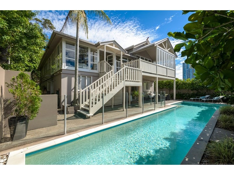 18 Lenneberg Street, Southport QLD 4215