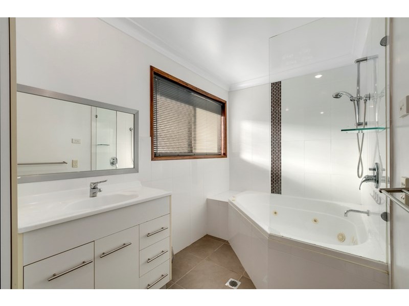 70 Michigan Drive, Oxenford QLD 4210