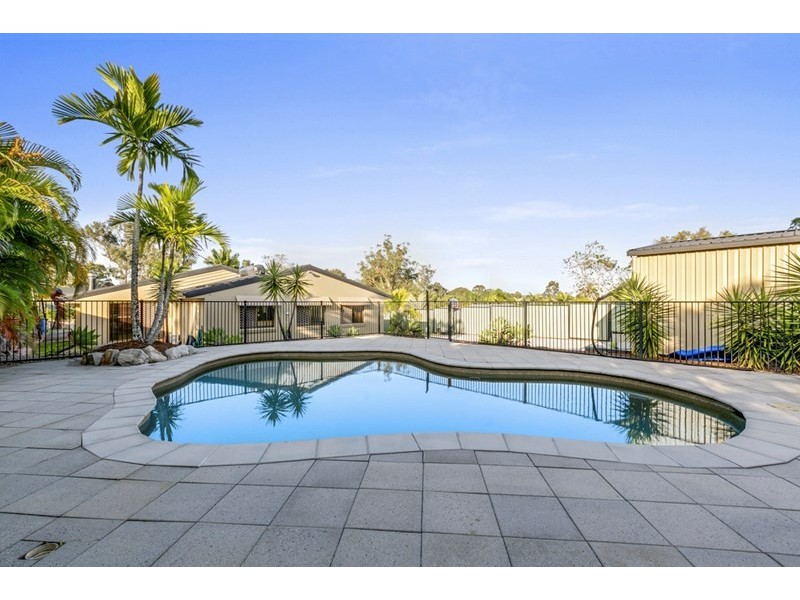 70 Michigan Drive, Oxenford QLD 4210