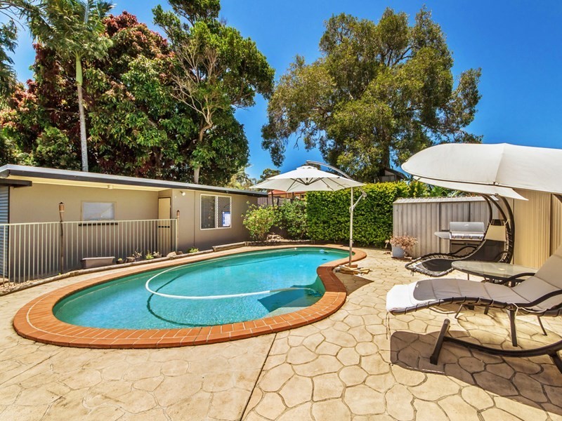 19 Annerley Avenue, Runaway Bay QLD 4216
