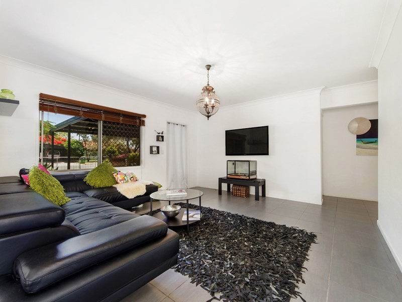 19 Annerley Avenue, Runaway Bay QLD 4216