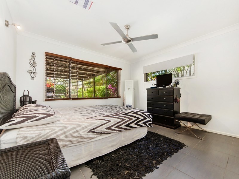19 Annerley Avenue, Runaway Bay QLD 4216