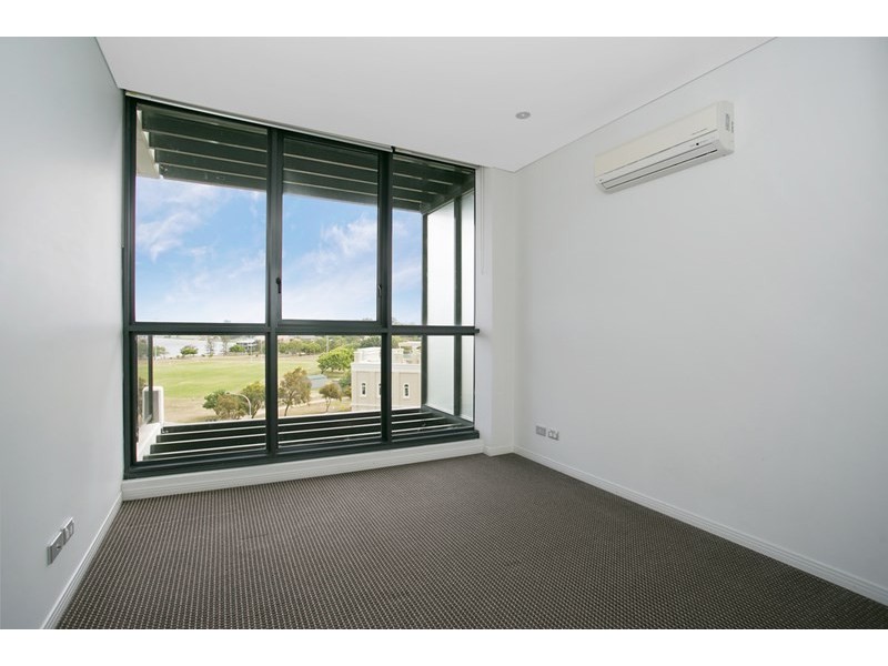 906/2 Aqua Street, Southport QLD 4215