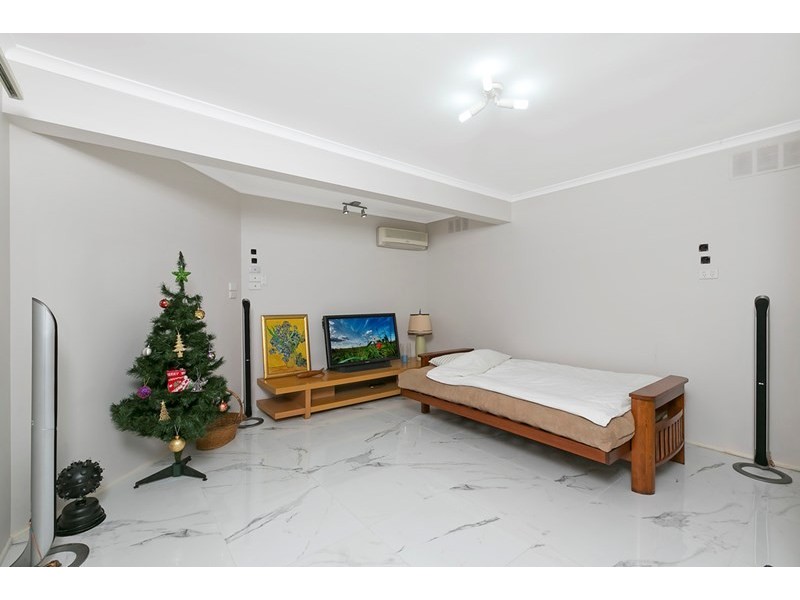 11 Millswyn Court, Carrara QLD 4211