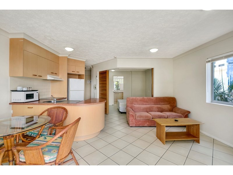 24/106 Marine Parade, Southport QLD 4215