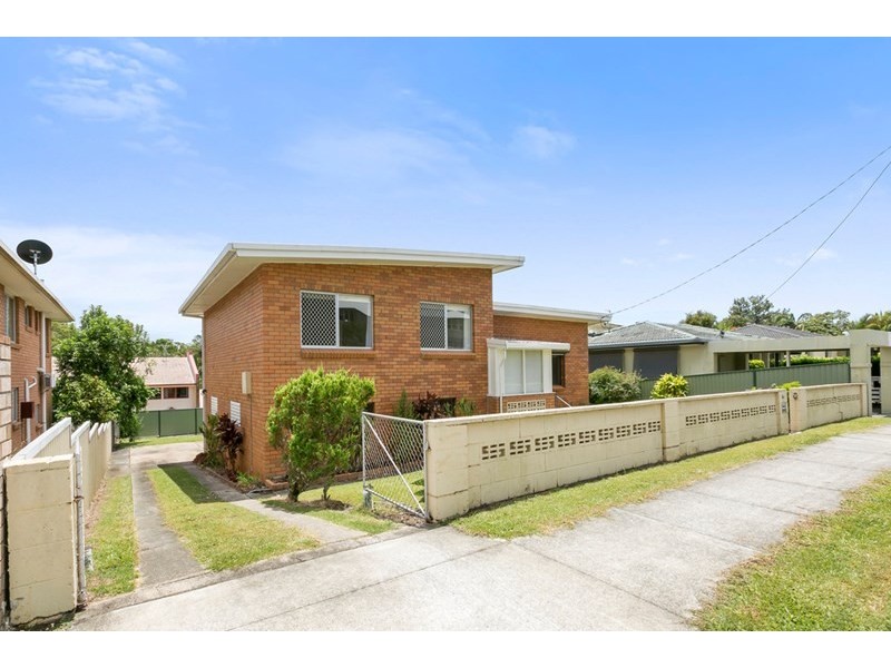 17 Nakina Street, Southport QLD 4215