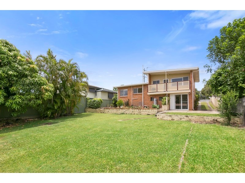 17 Nakina Street, Southport QLD 4215
