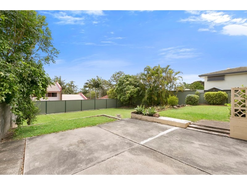 17 Nakina Street, Southport QLD 4215