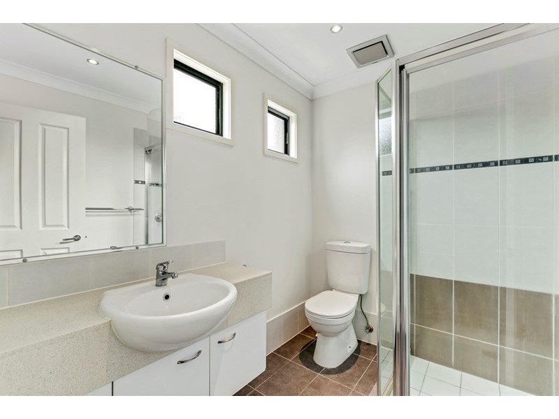 2/70 Government Road, Labrador QLD 4215