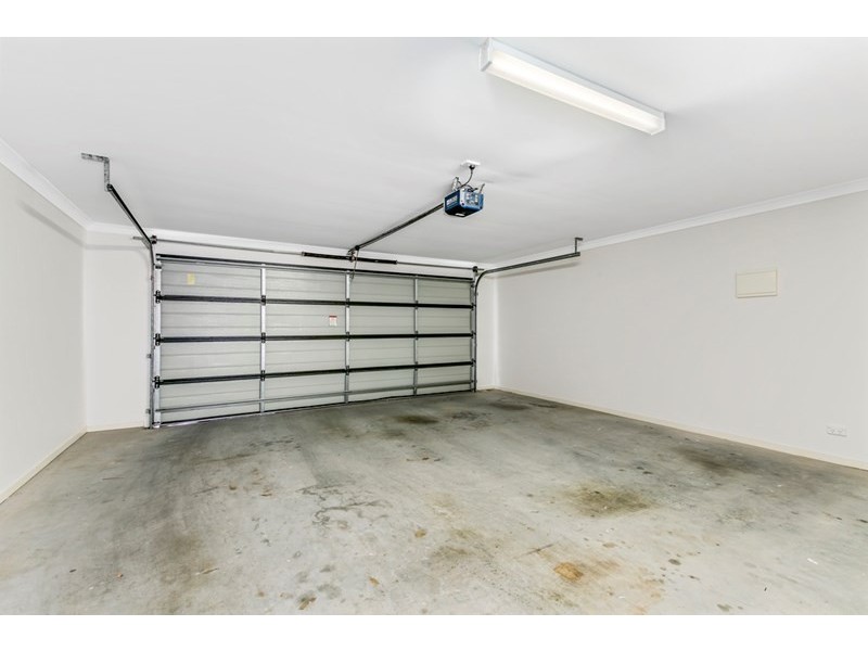 2/70 Government Road, Labrador QLD 4215