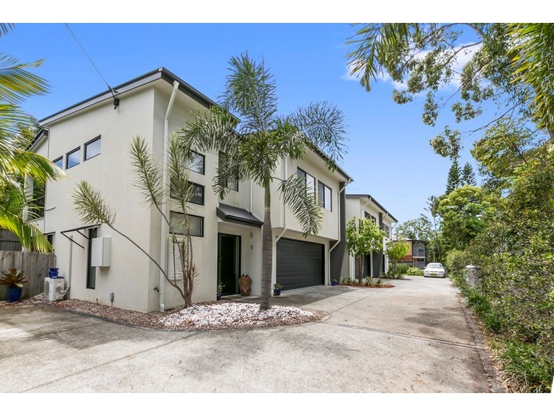 2/70 Government Road, Labrador QLD 4215