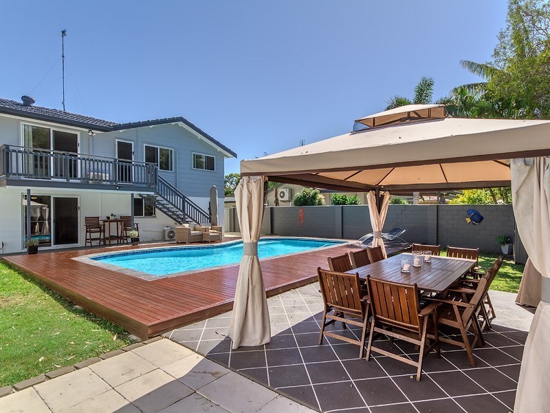 119 Kindra Avenue, Southport QLD 4215