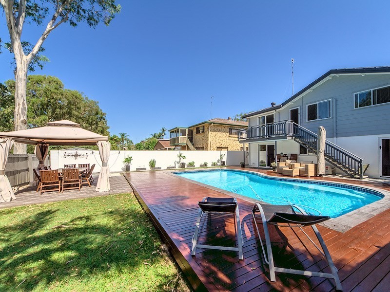 119 Kindra Avenue, Southport QLD 4215