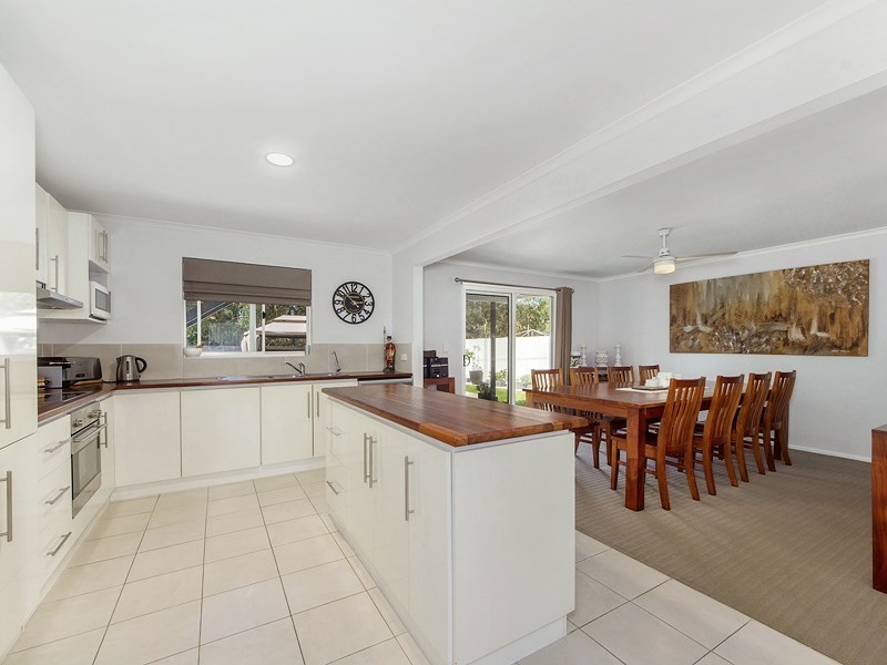 119 Kindra Avenue, Southport QLD 4215