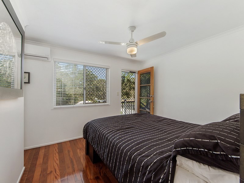 119 Kindra Avenue, Southport QLD 4215