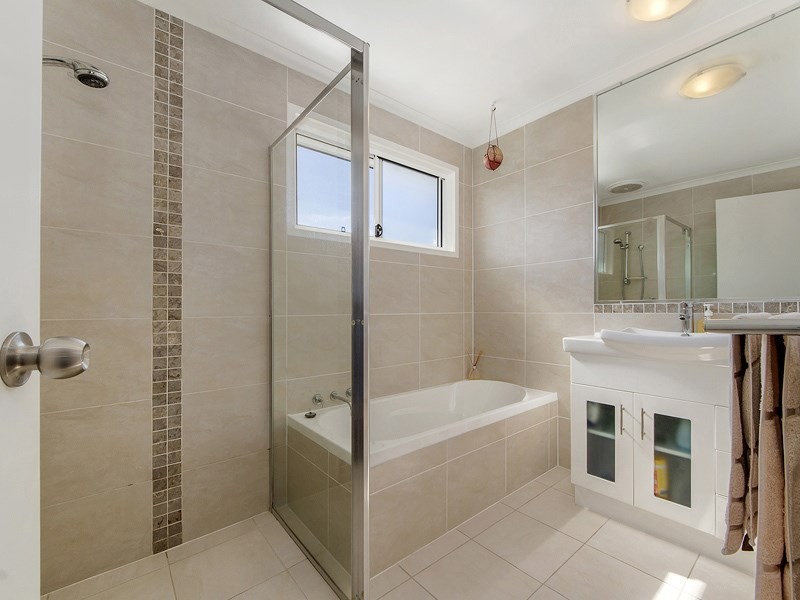 119 Kindra Avenue, Southport QLD 4215