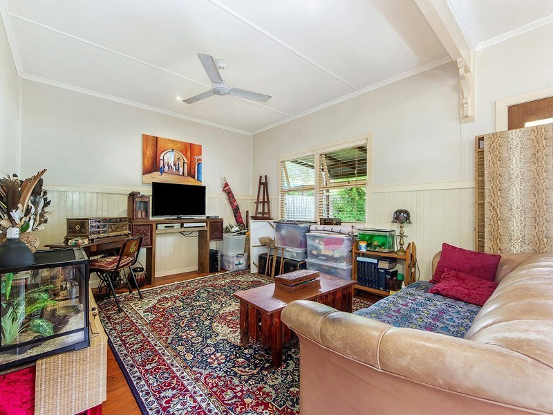 5 Kerr Avenue, Southport QLD 4215