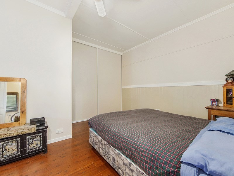 5 Kerr Avenue, Southport QLD 4215