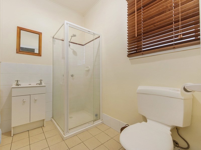 5 Kerr Avenue, Southport QLD 4215