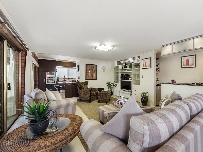 19 Gregory Drive, Carrara QLD 4211