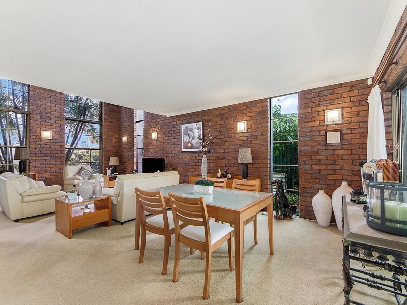19 Gregory Drive, Carrara QLD 4211
