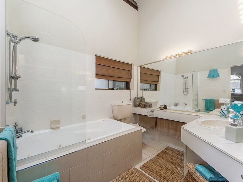 19 Gregory Drive, Carrara QLD 4211