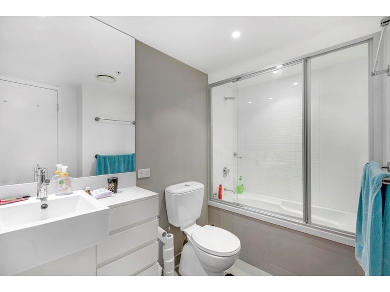 22404/5 Lawson Street, Southport QLD 4215