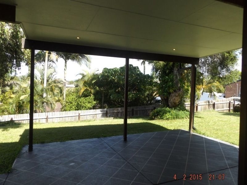 16 Kittani Crescent, Ashmore QLD 4214