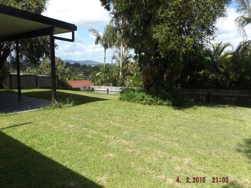 16 Kittani Crescent, Ashmore QLD 4214