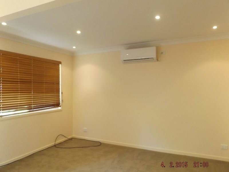 16 Kittani Crescent, Ashmore QLD 4214