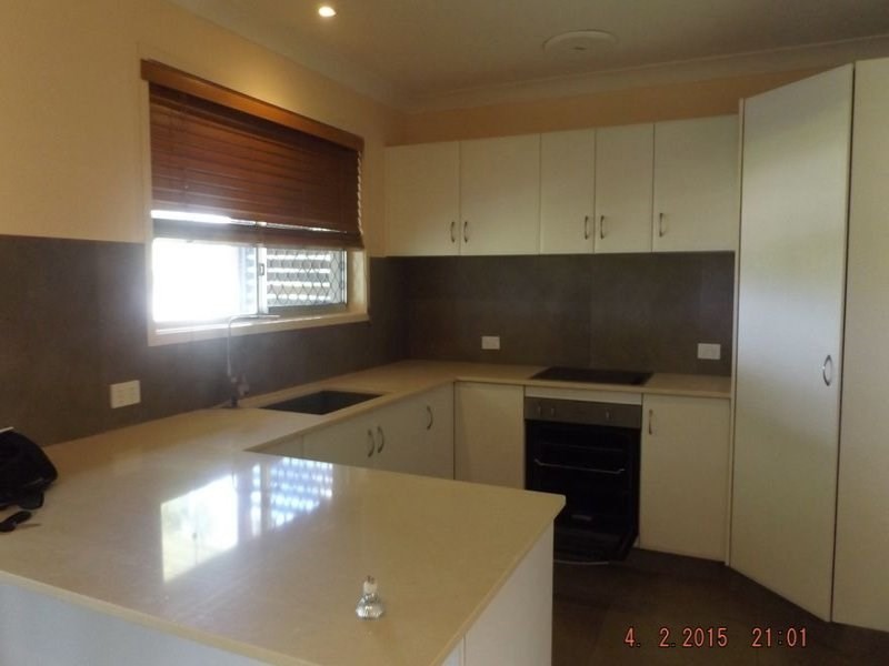 16 Kittani Crescent, Ashmore QLD 4214