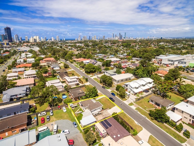 83 Falconer Street, Southport QLD 4215