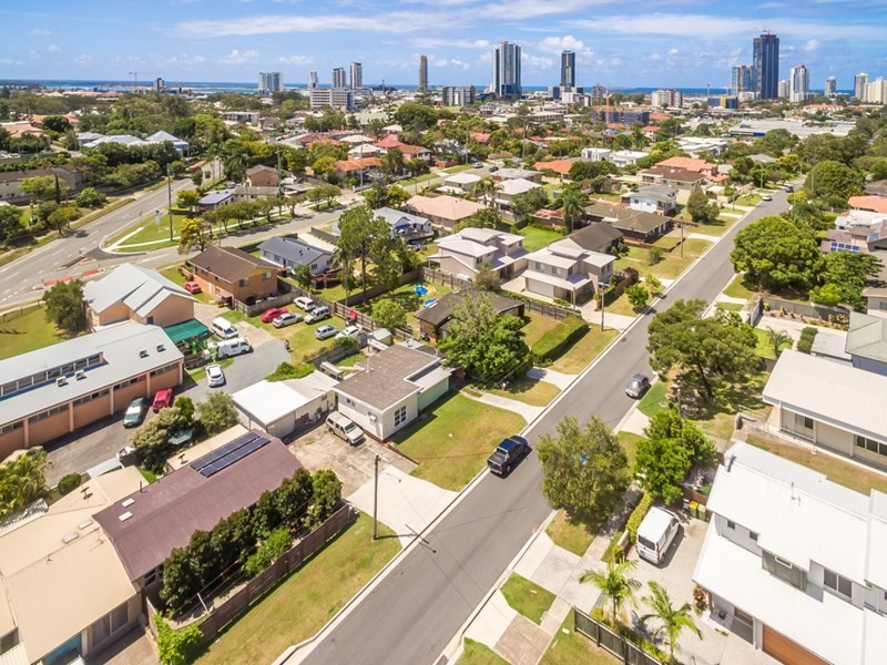 83 Falconer Street, Southport QLD 4215