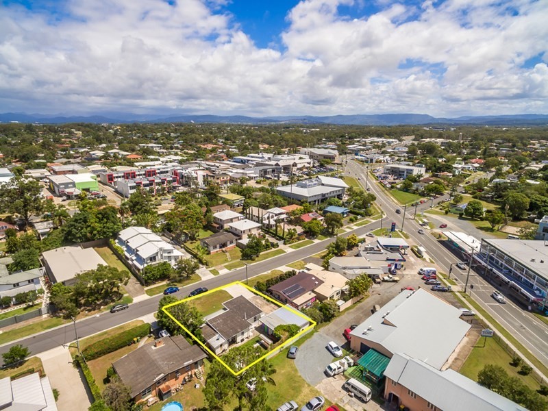 83 Falconer Street, Southport QLD 4215
