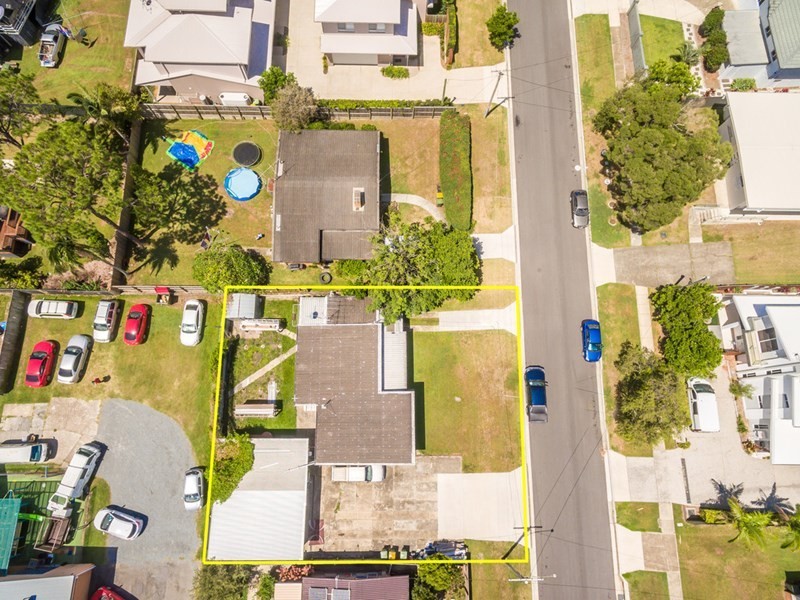 83 Falconer Street, Southport QLD 4215