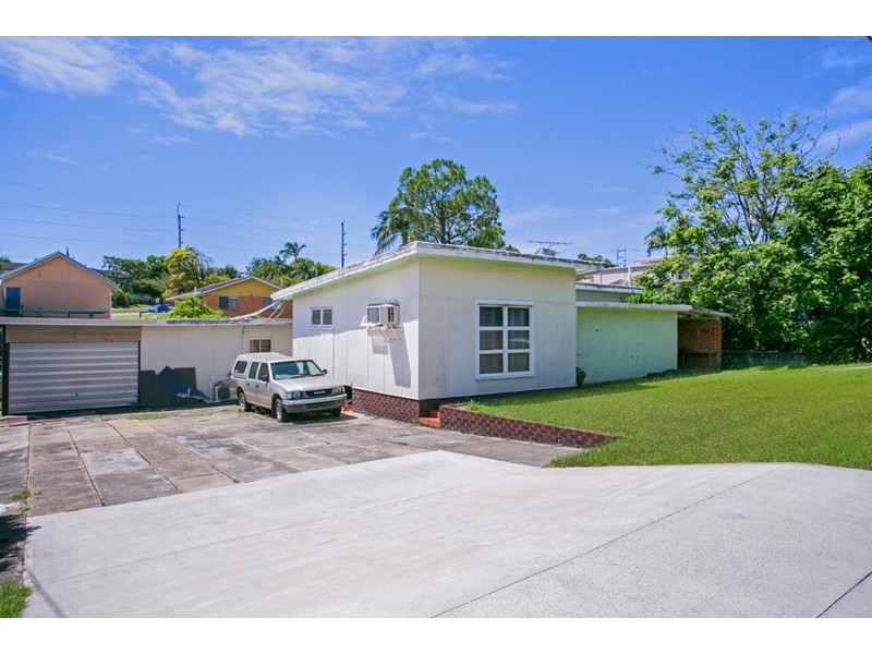 83 Falconer Street, Southport QLD 4215