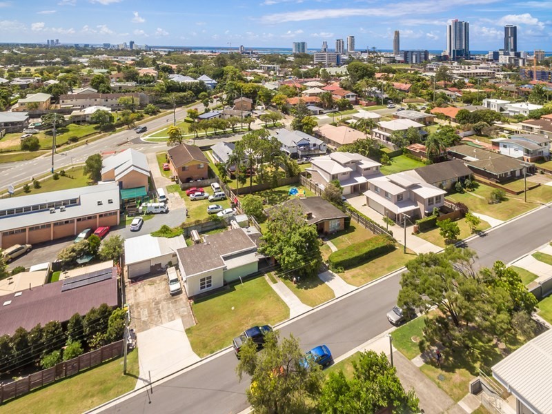 83 Falconer Street, Southport QLD 4215