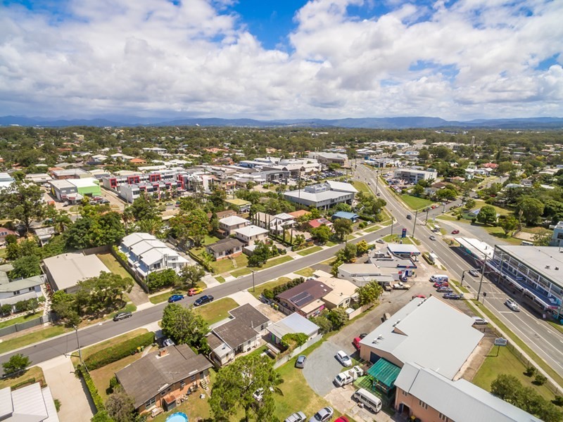 83 Falconer Street, Southport QLD 4215