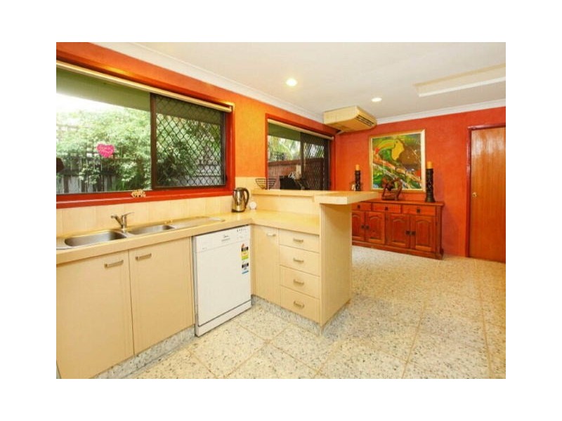 10 Dunbarton Avenue, Bundall QLD 4217