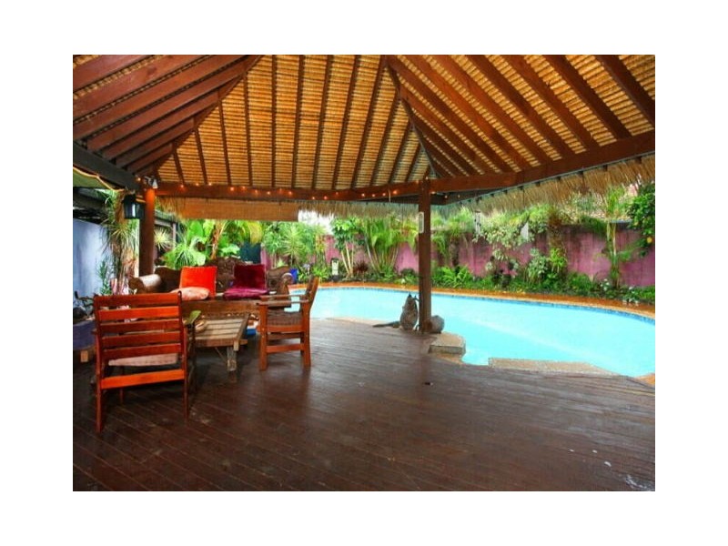 10 Dunbarton Avenue, Bundall QLD 4217