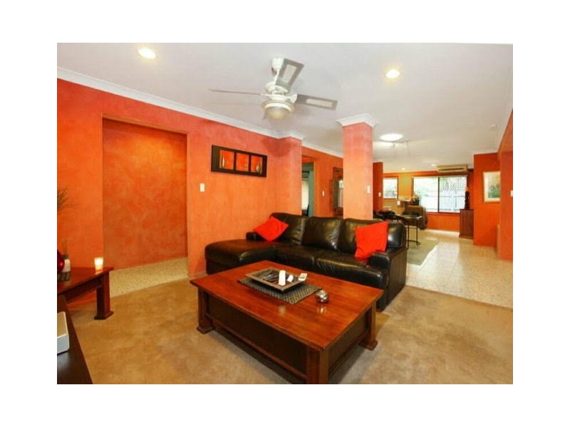 10 Dunbarton Avenue, Bundall QLD 4217